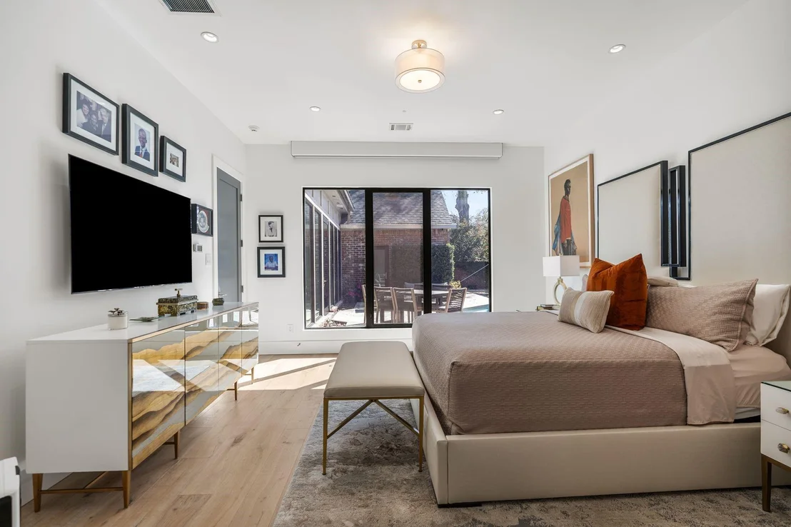 Photo of 2130 Stanmore