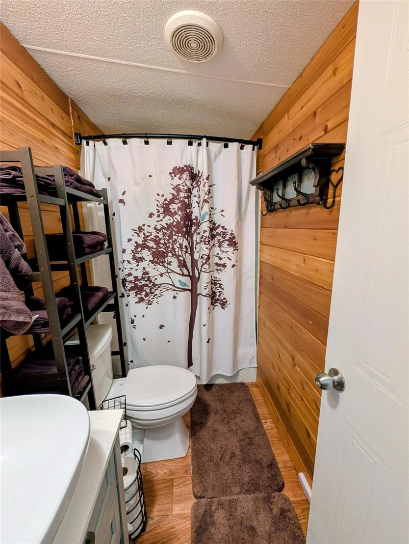 Photo of 346 Lakeside Circle