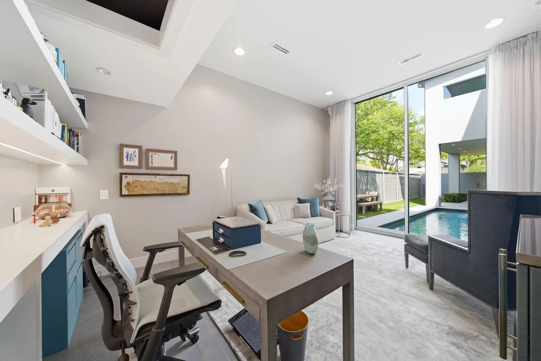 Photo of 4211 Markham Street