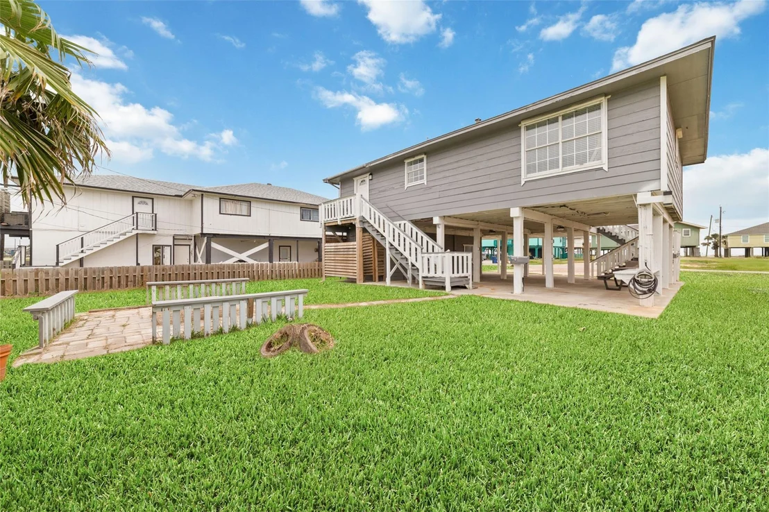 Photo of 610 Seashell Drive