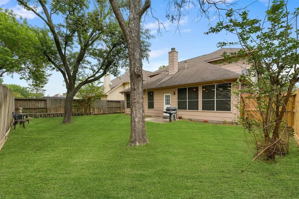 Photo of 9911 Goldenglade Drive