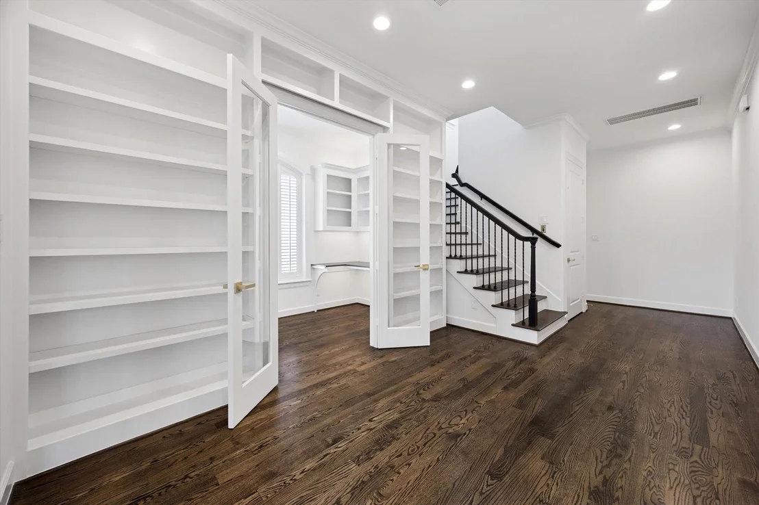 Photo of 531 Lovett Boulevard