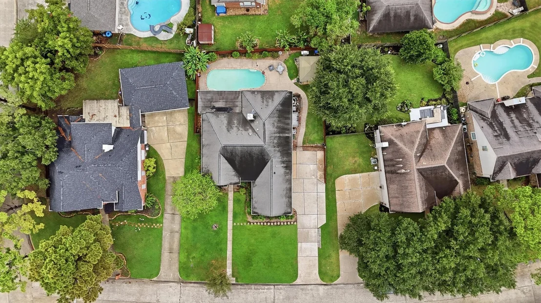 Photo of 20007 Powerscourt Drive