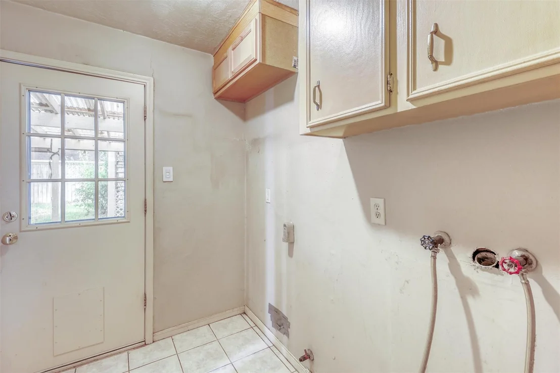 Photo of 534 Belwin Drive