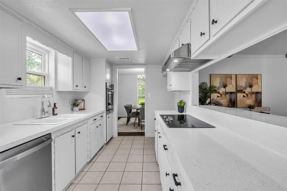 Photo of 20472 Lakeside Drive