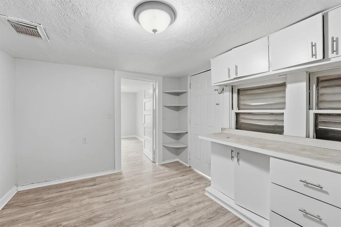 Photo of 811 W Broad Street