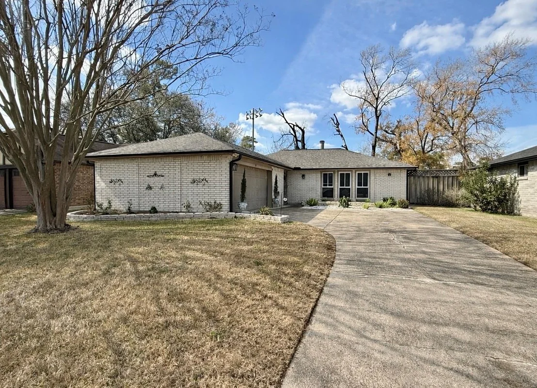 Photo of 214 Maybrook Drive