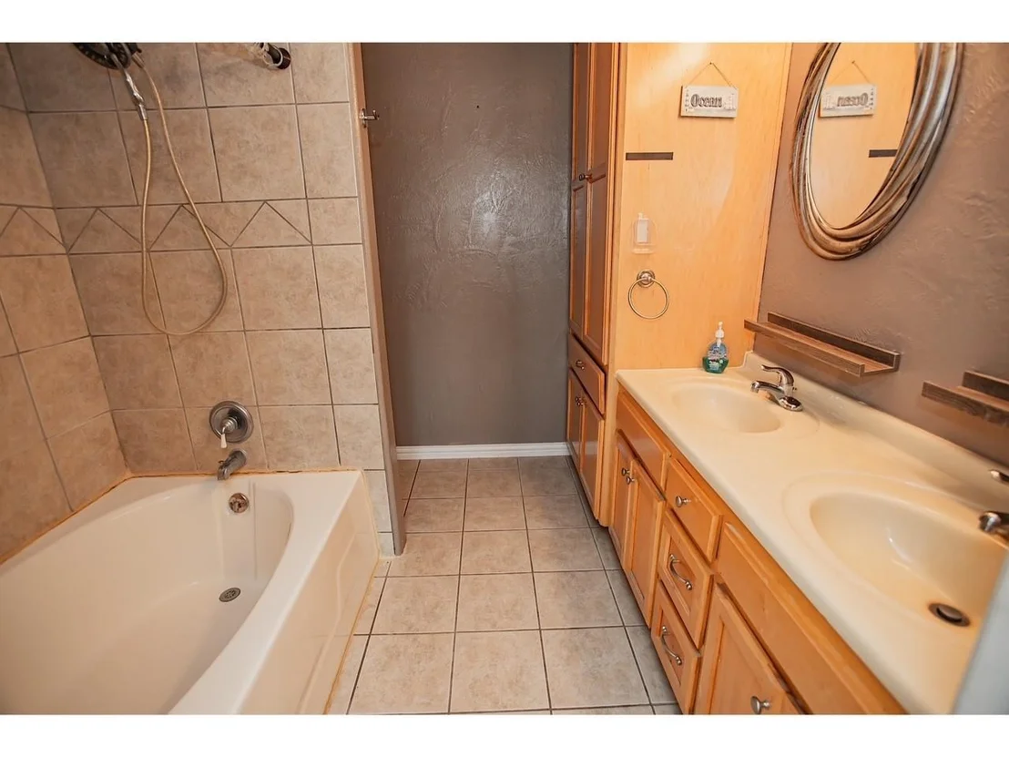 Photo of 419 Thunder Road