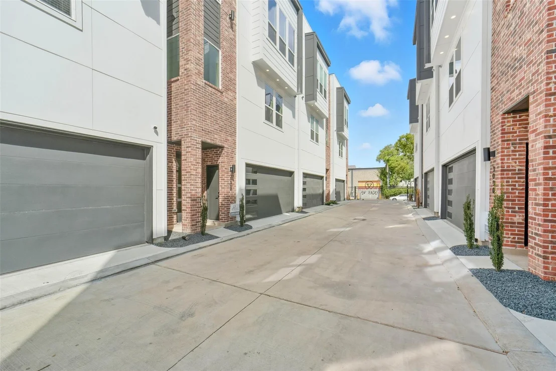 Photo of 3006 Lamar Street