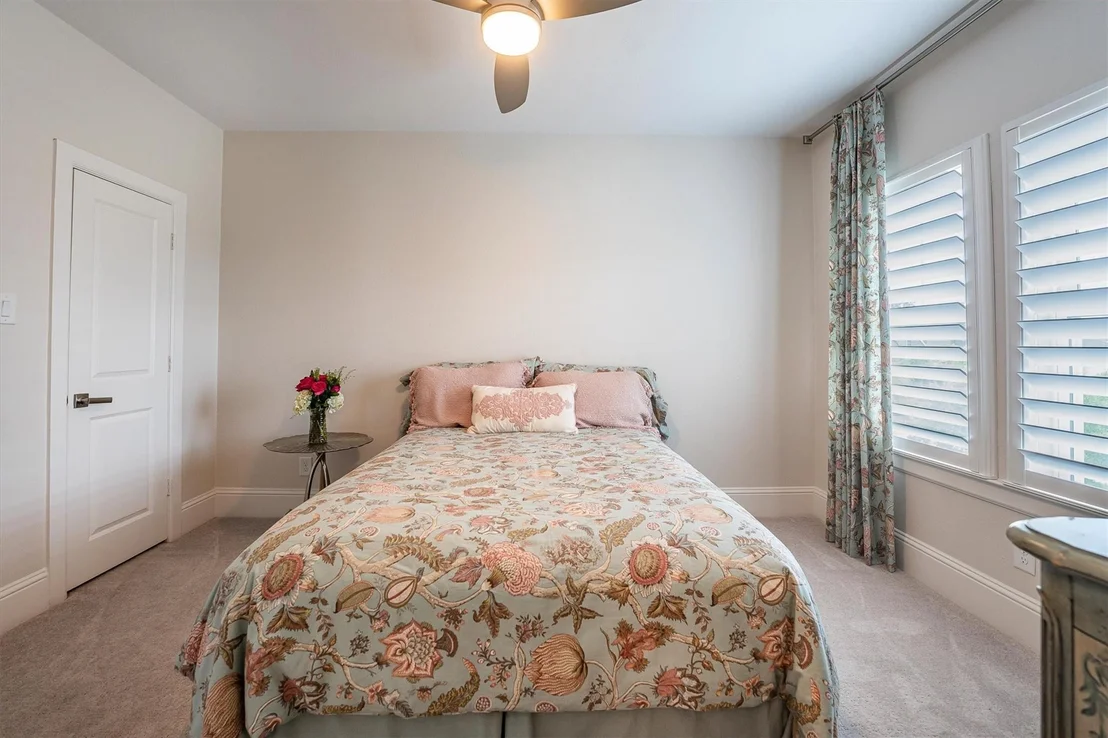 Photo of 43 W Sawyer Ridge Drive