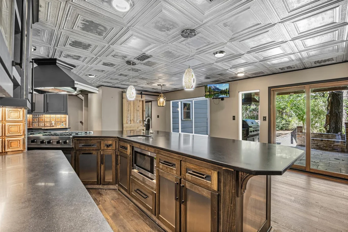 Photo of 1906 Castlerock Drive