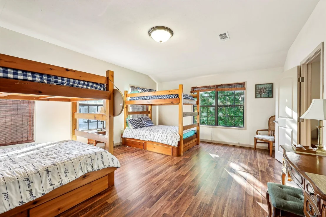 Photo of 225 Mcgregor Drive