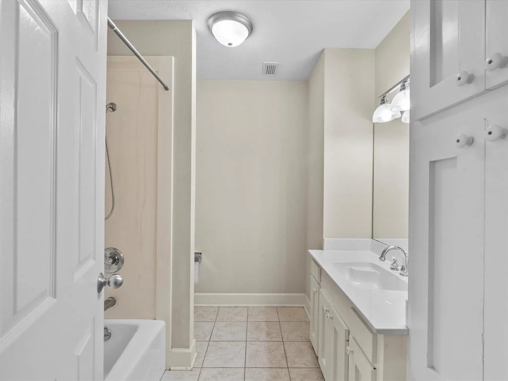 Photo of 5401 Palm Drive