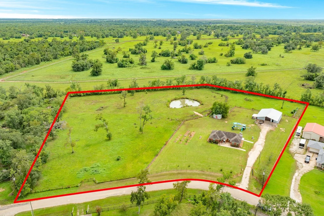 Photo of 130 Pin Oak Drive
