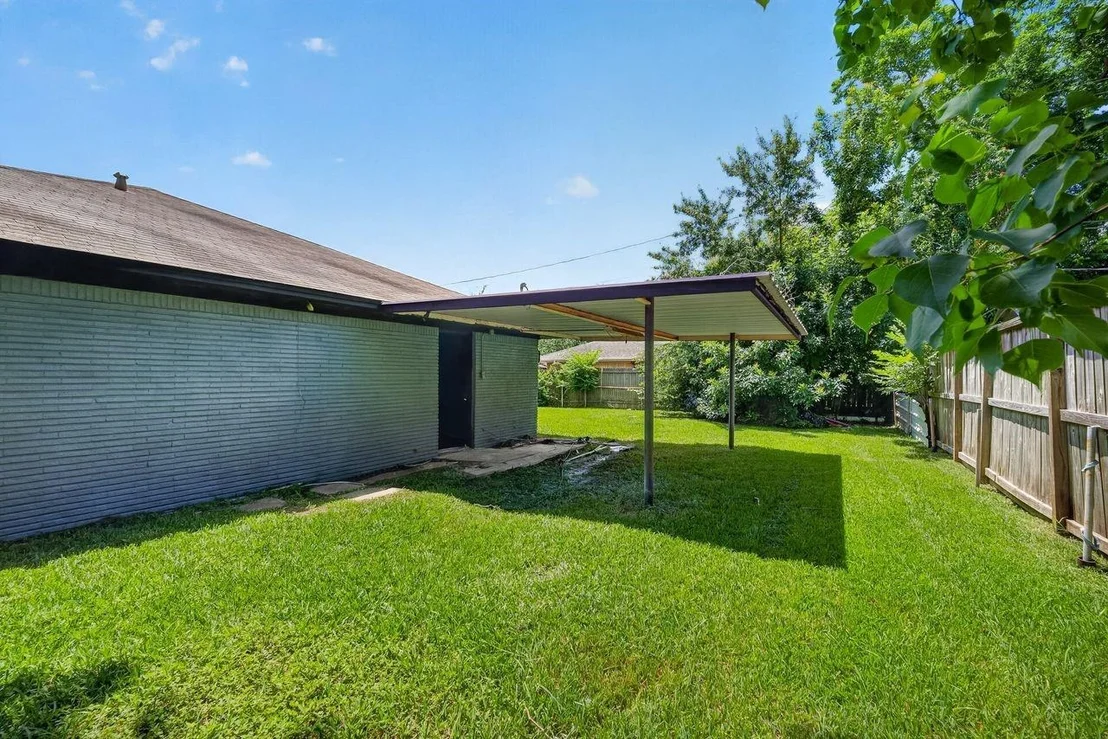Photo of 701 Oriole Lane