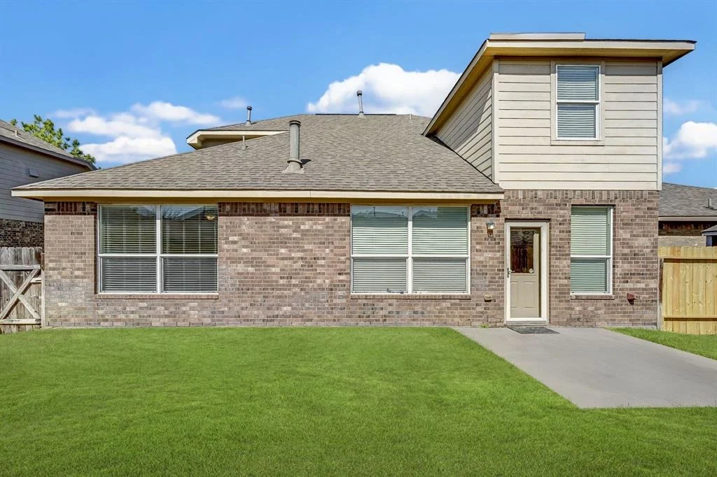 Photo of 25039 Lenora Drive