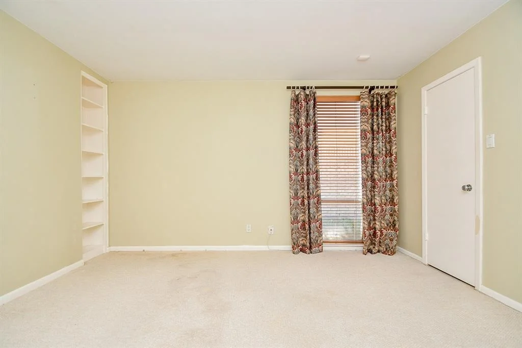Photo of 10303 Chevy Chase Drive