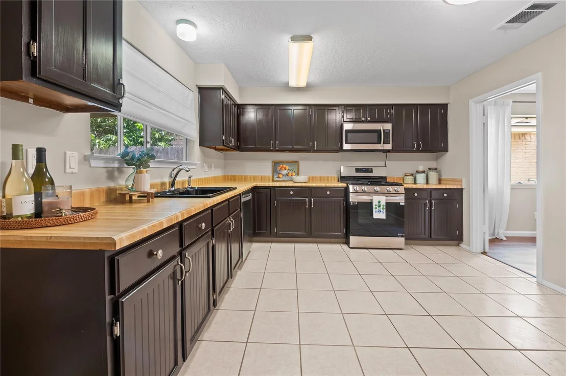 Photo of 2115 Fort Laramie Drive