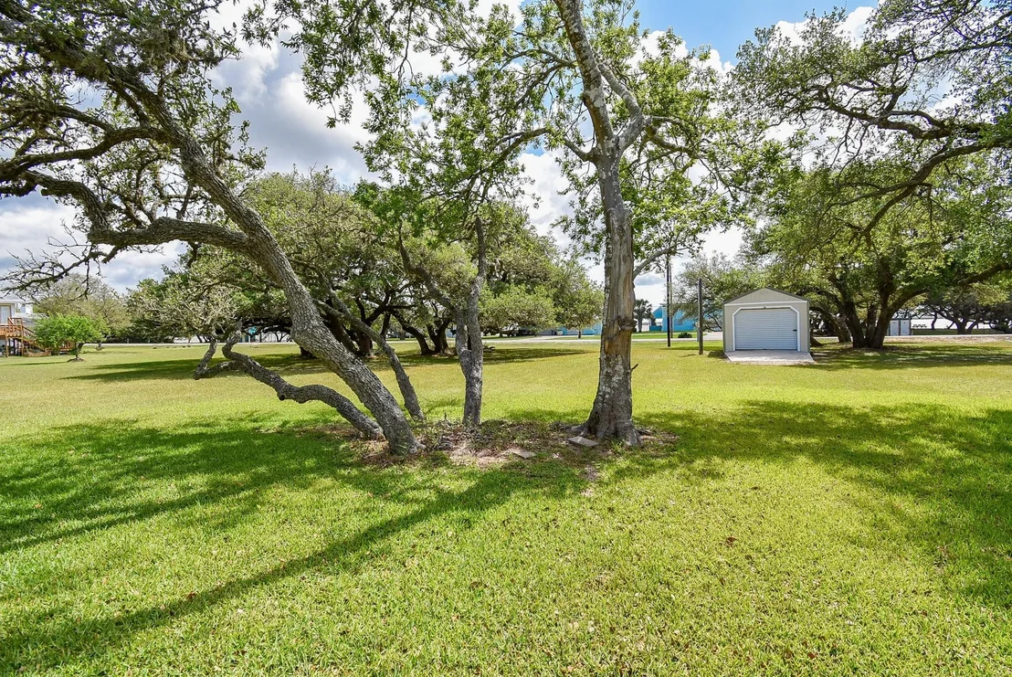 Photo of 1678 Bayview Drive