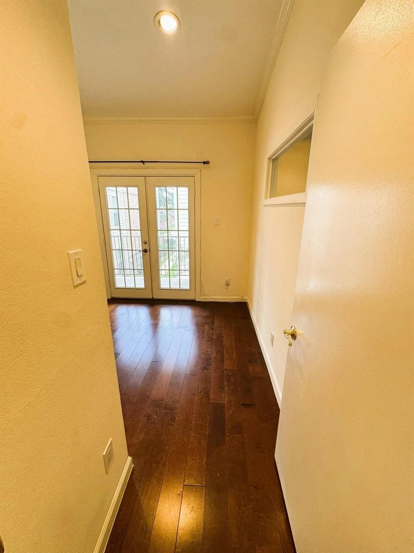 Photo of Unit 2D at 2001 Bering Drive