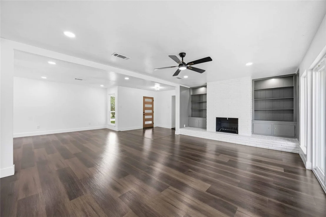 Photo of 5446 Loch Lomond Drive