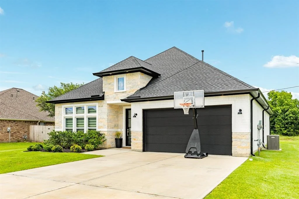 Photo of 9715 Highland Pointe Drive