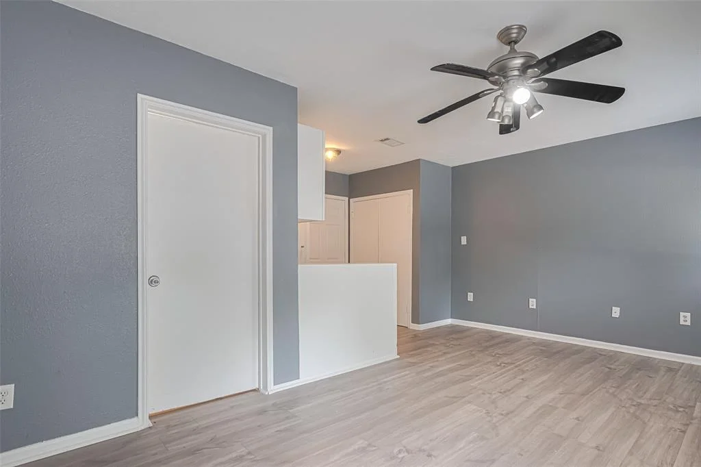 Photo of 17210 Glenoaks Drive