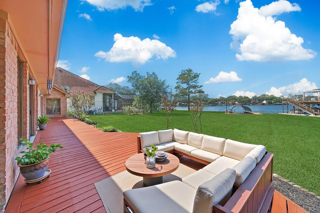 Photo of 142 Lakeside Drive