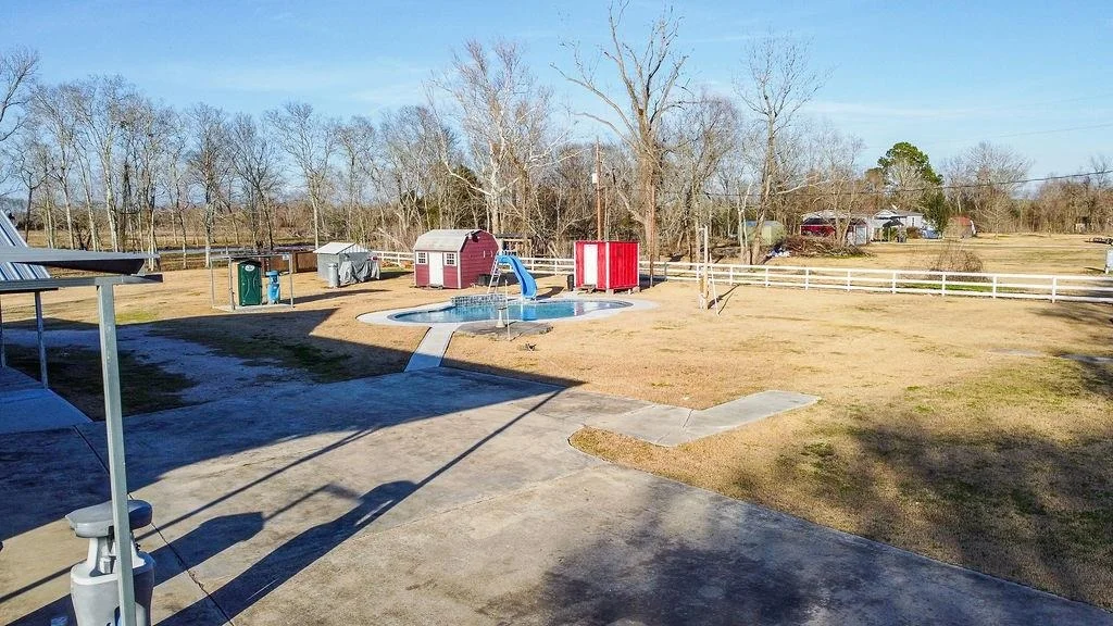 Photo of 2827 Louis Road