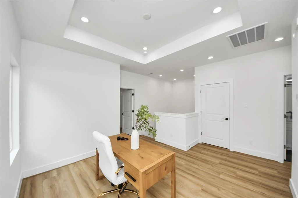 Photo of 4606 Bristol Street