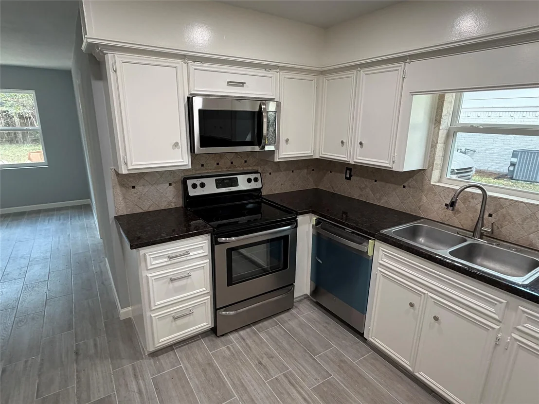 Photo of 3823 Fernglade Dr