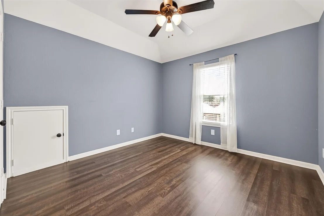 Photo of 6018 Gracys Landing Ln