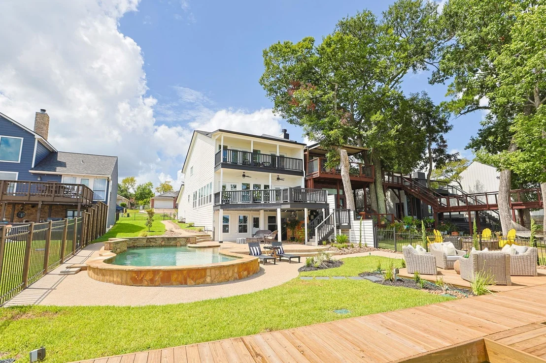 Photo of 848 Lake View Drive