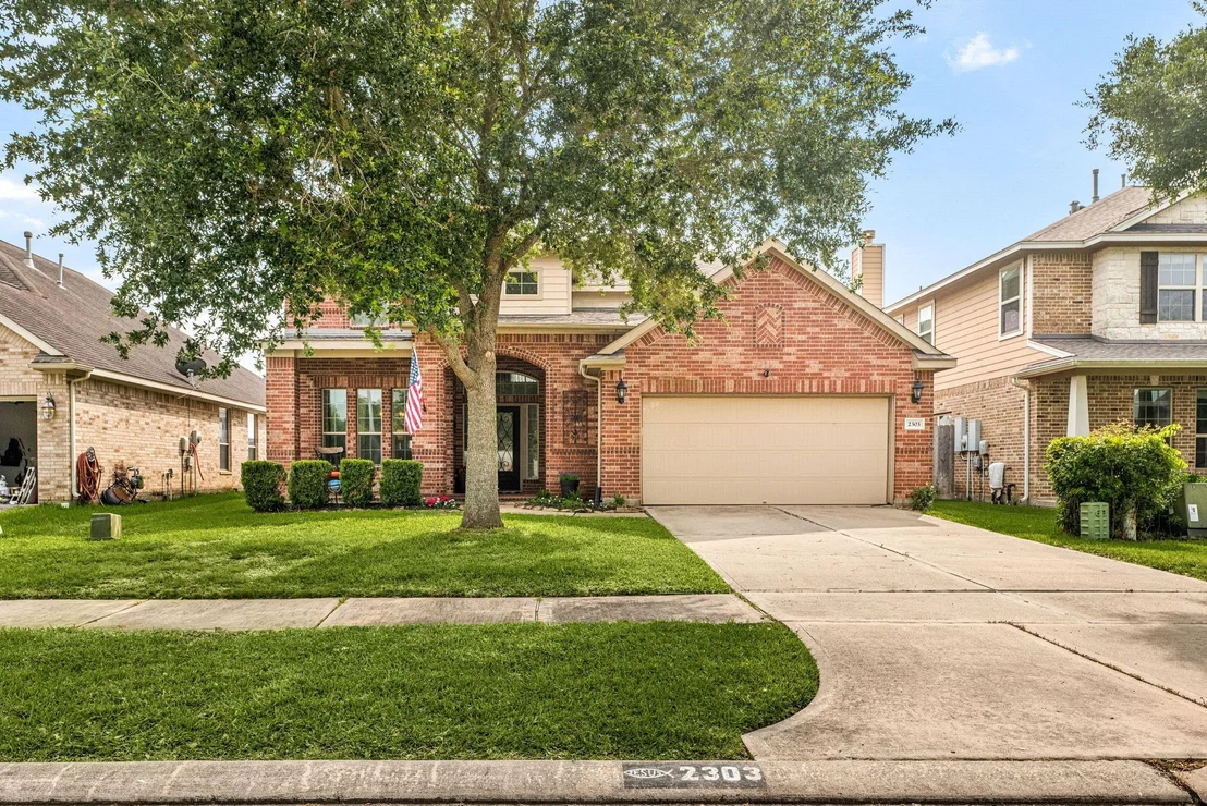 Photo of 2303 Crescent Water