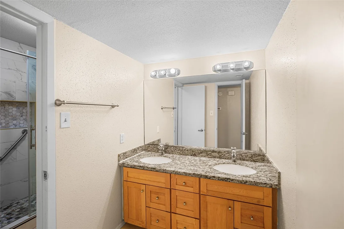Photo of Unit 4 at 1818 Augusta Drive