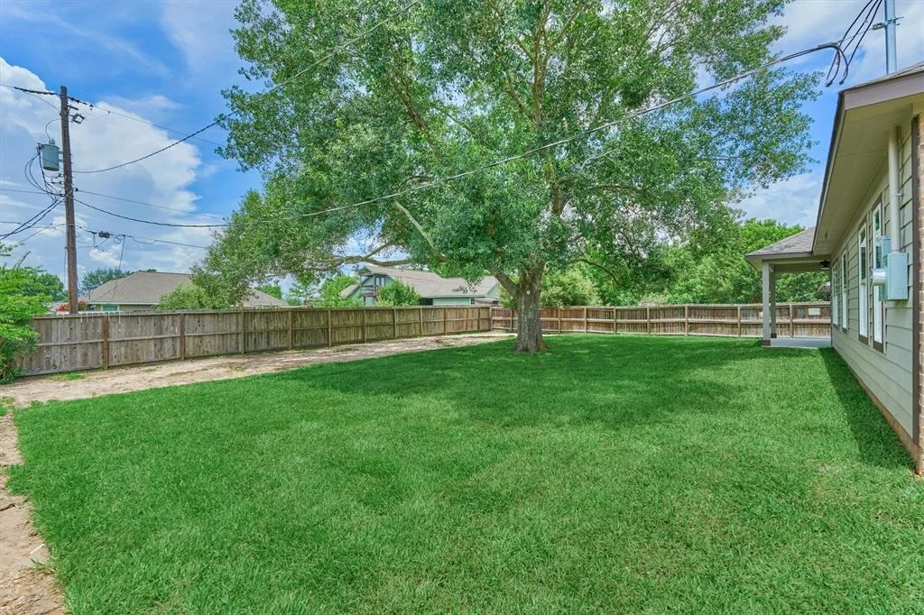 Photo of 10477 Valley Drive N