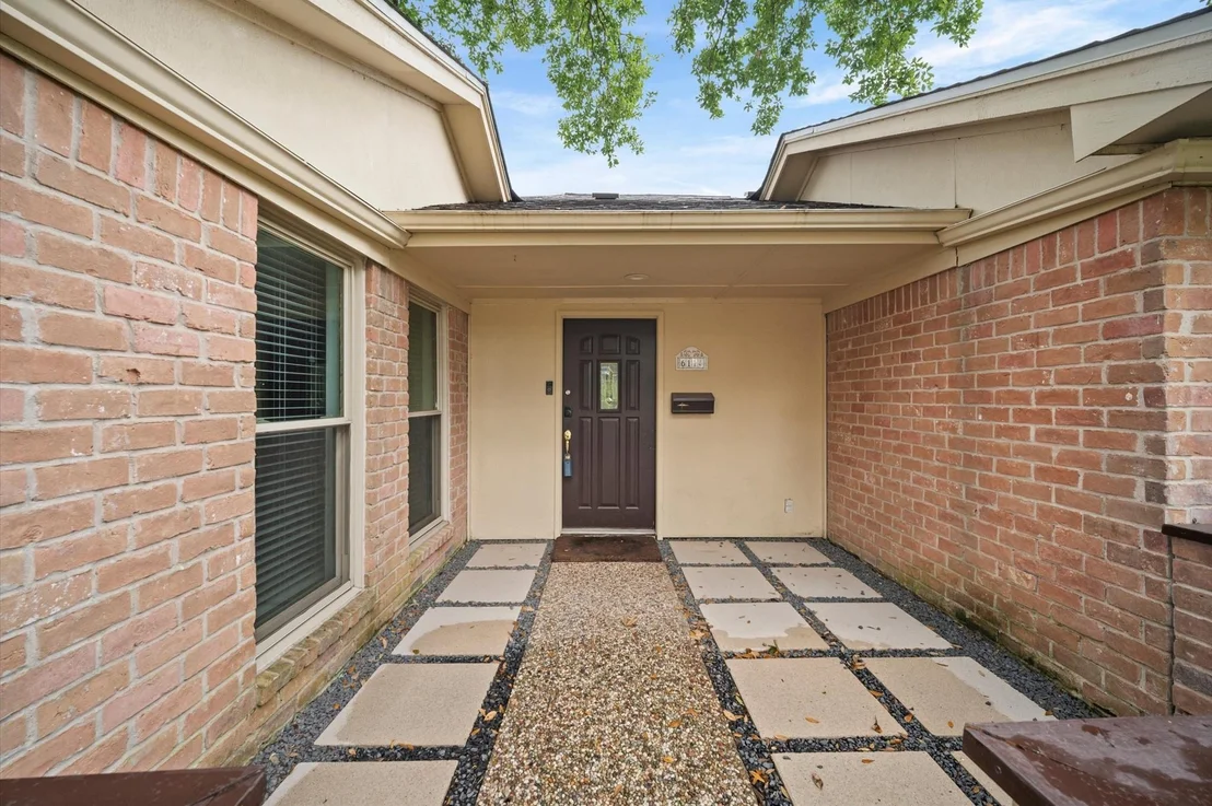 Photo of 6114 Rollingbrook Drive