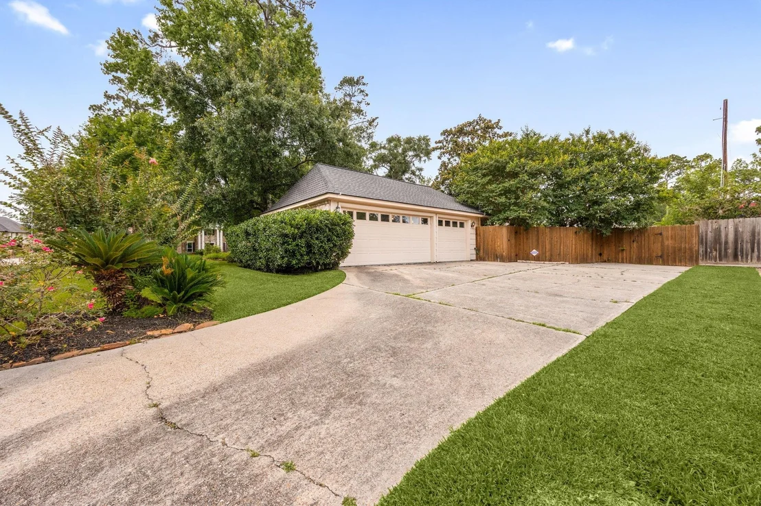 Photo of 6623 Ampton Drive