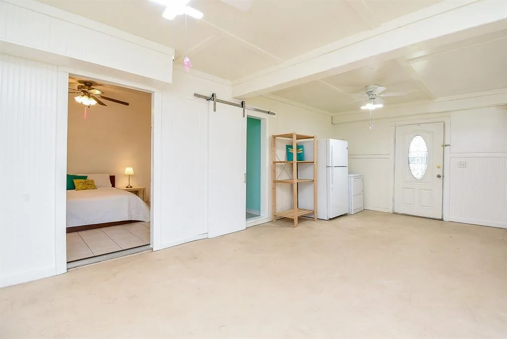 Photo of 1039 Bayview Drive