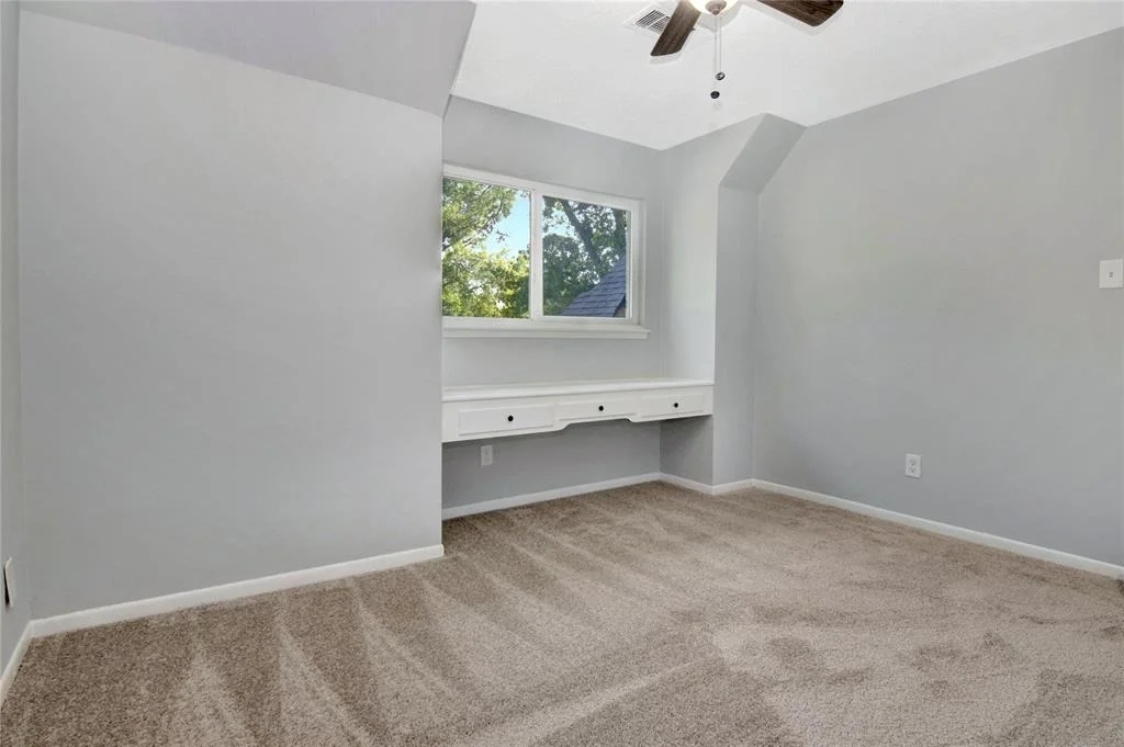Photo of 427 Pebblebrook Drive