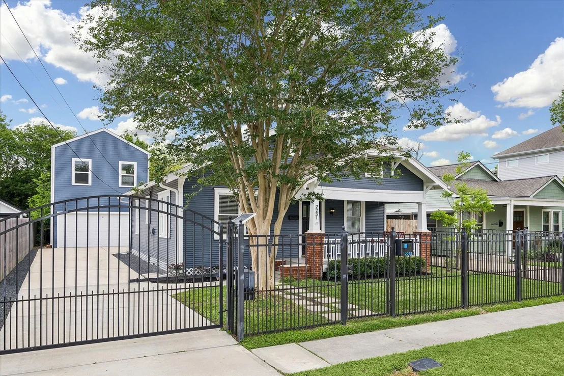 Photo of 2231 Singleton Street