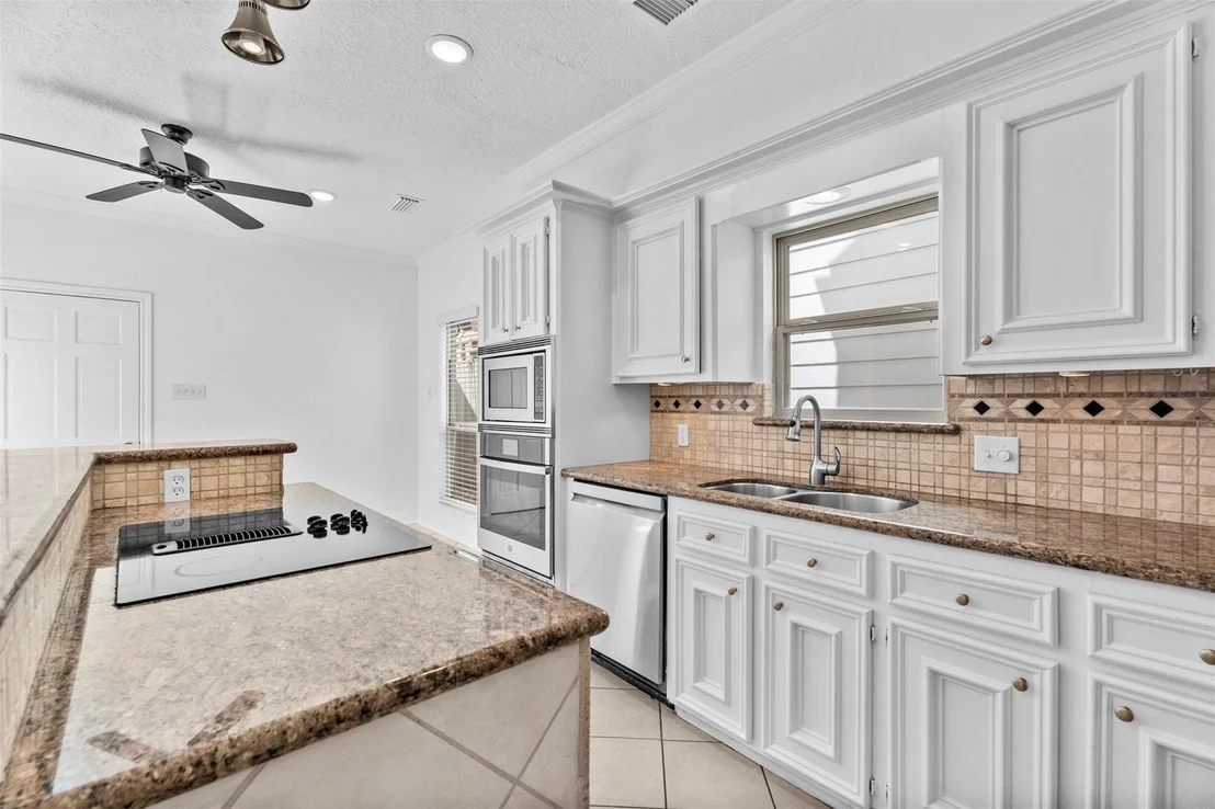 Photo of 7635 Ameswood Road