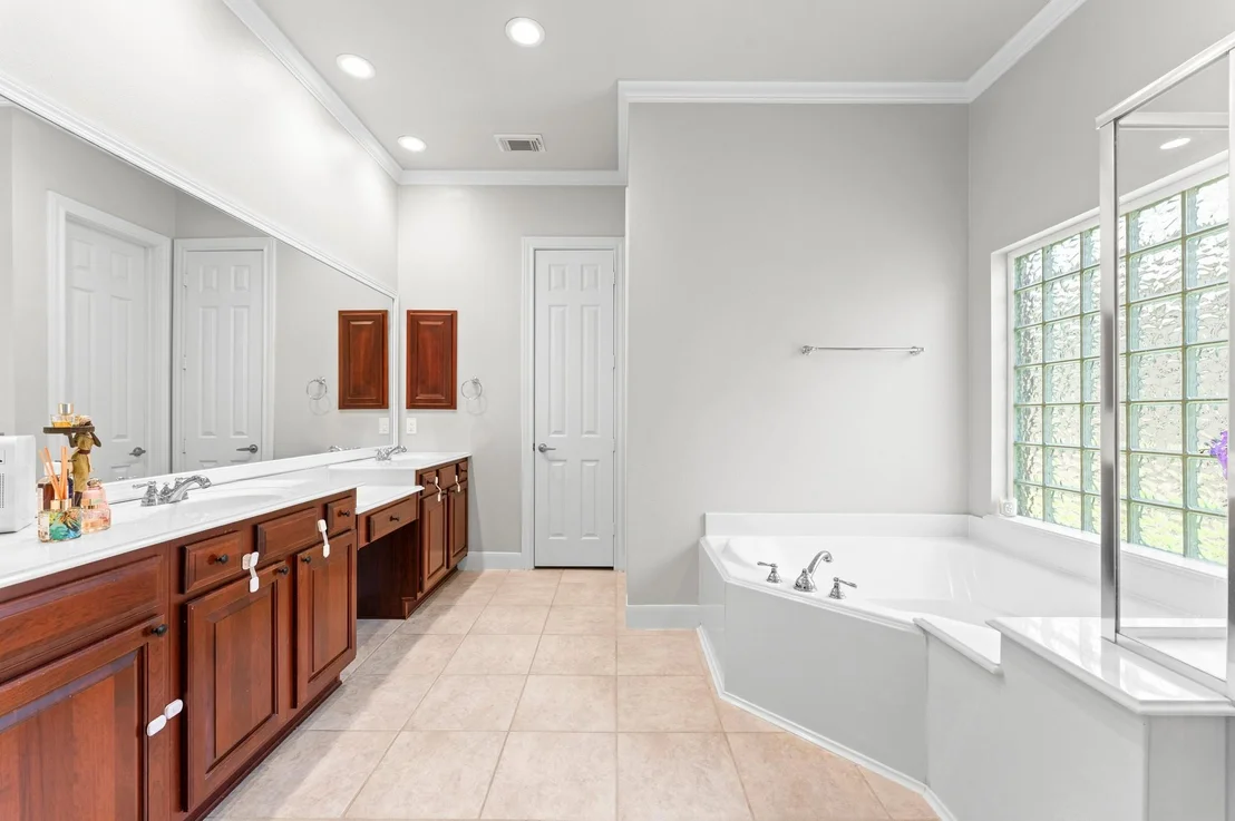 Photo of 7218 Diamond Falls Lane