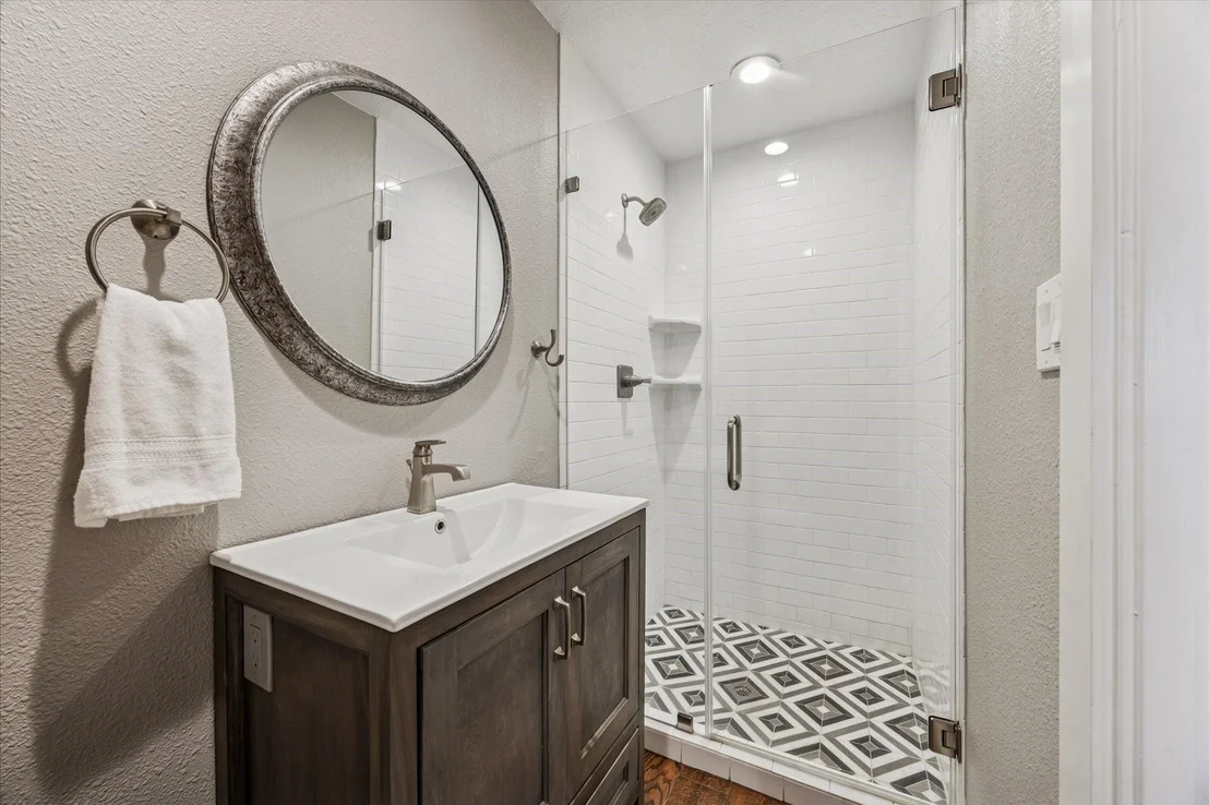Photo of 2489 Bartlett Road