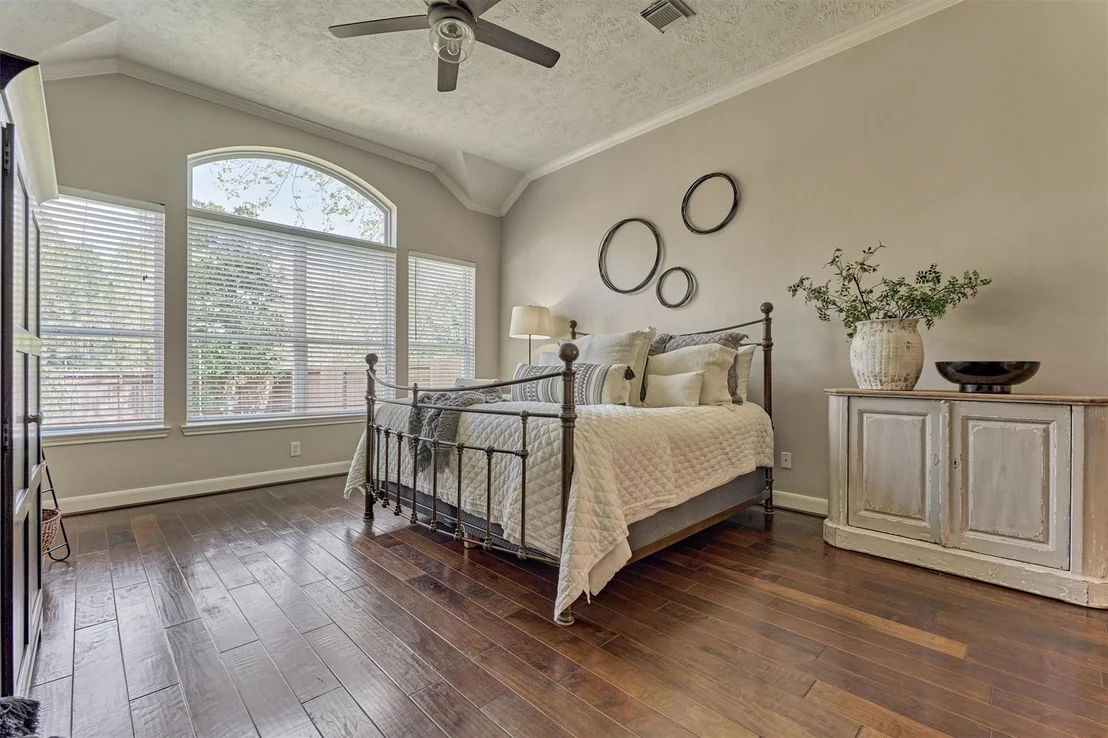 Photo of 170 N Hazelcrest Circle