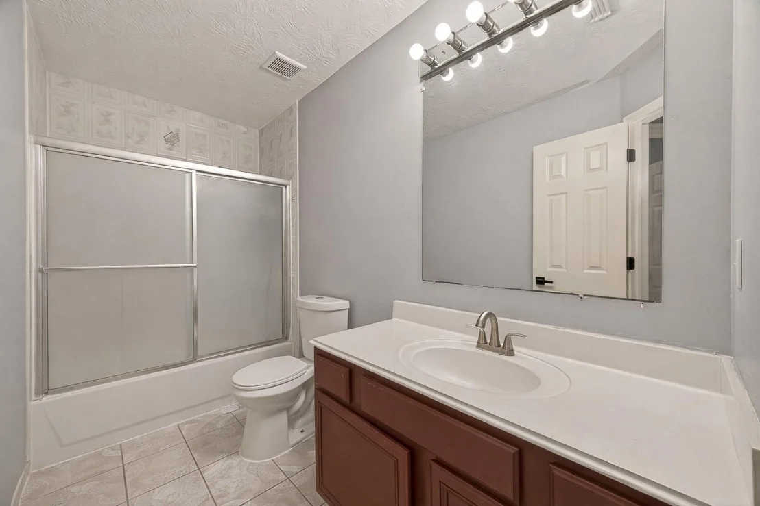 Photo of 579 Rivergrove Drive