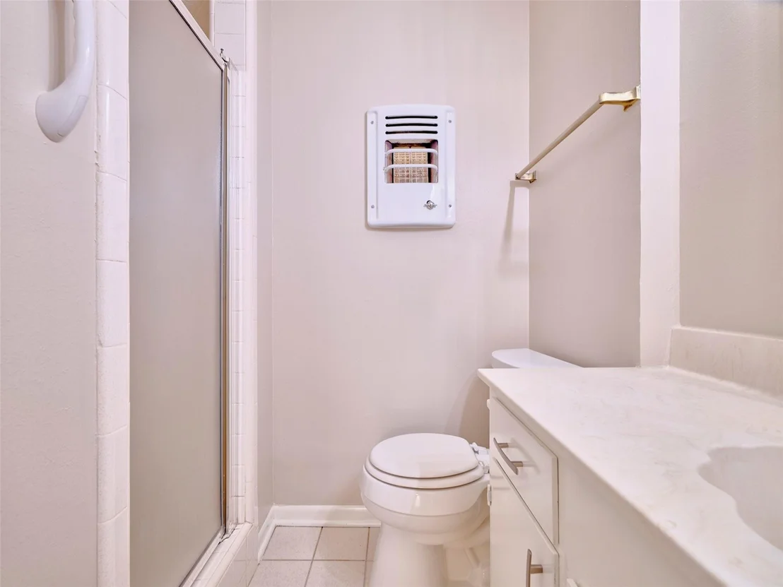 Photo of 3002 Lamar Circle