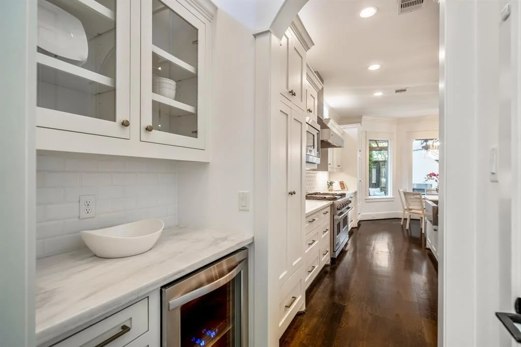 Photo of 6022 Lake Street