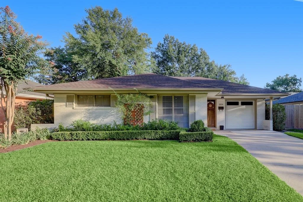 Photo of 2031 Chantilly Lane
