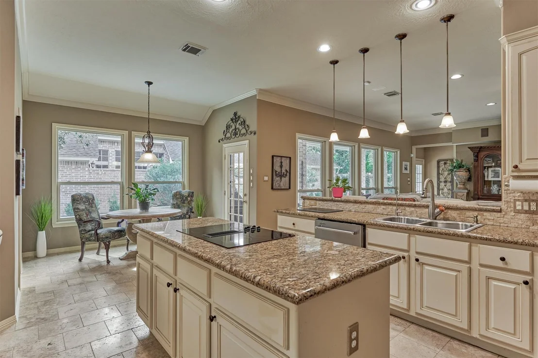Photo of 111 S Castlegreen Circle